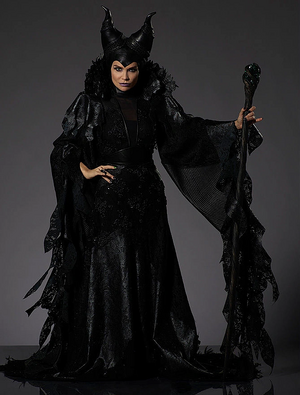 Maleficent Descendants black robes.webp